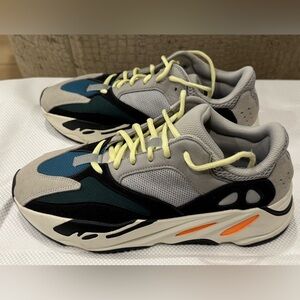 Worn Once - Yeezy Wave Runner